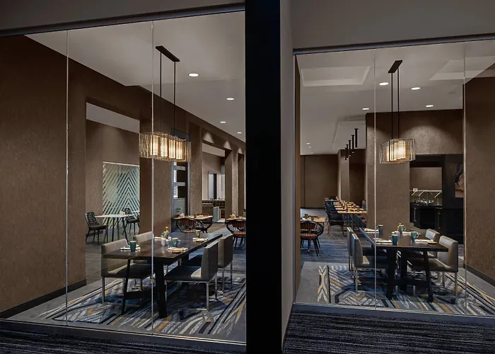 Marriott Phoenix Hotel 4*
