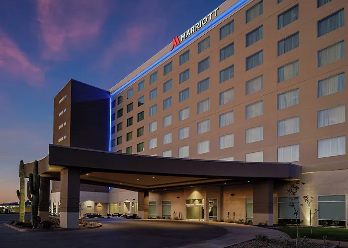 Marriott Phoenix Hotel 4*