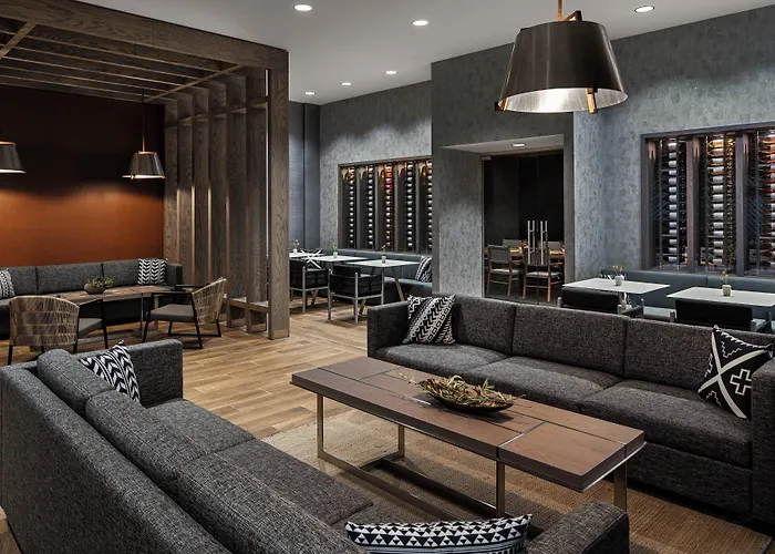 Marriott Phoenix Hotel 4*